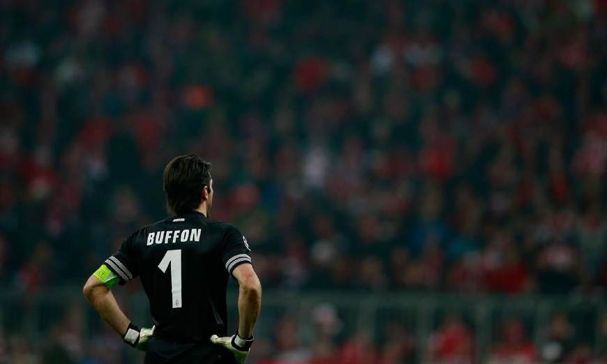  意甲传奇退役，布冯含泪告别绿茵场  