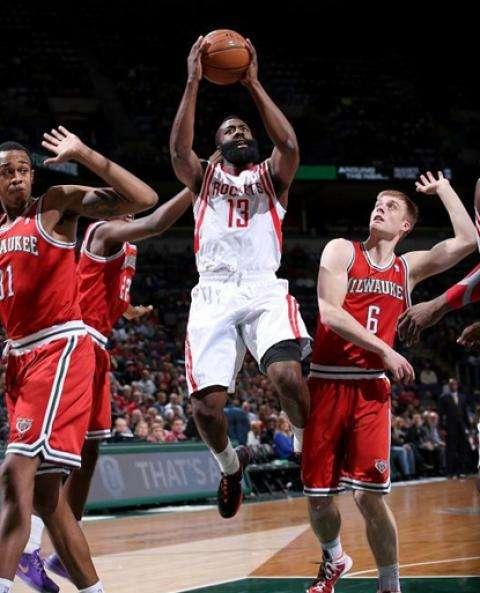  魔术班凯罗强势崛起，新生代中锋惊艳联盟